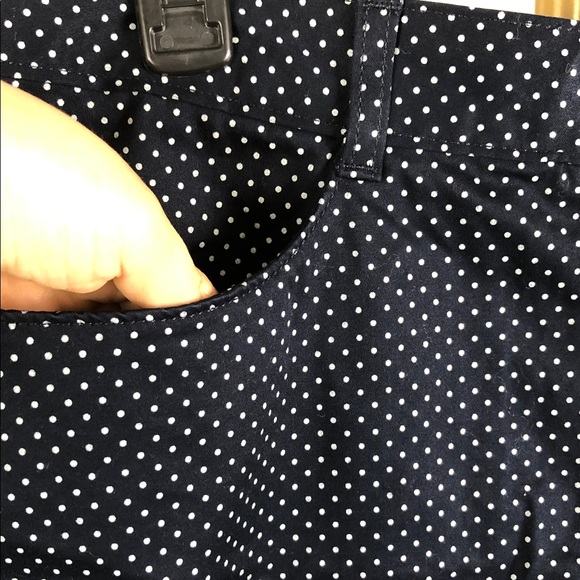Polka Dot Navy Women's Shorts Sz 12 (B1) - Picture 4 of 7